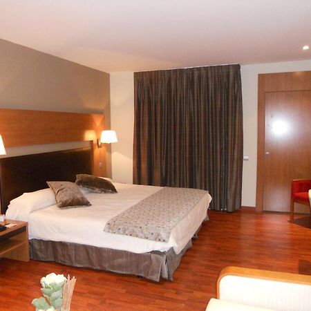 อัลติ โฮเต็ล Hotel Bagneres-de-Luchon ภายนอก รูปภาพ