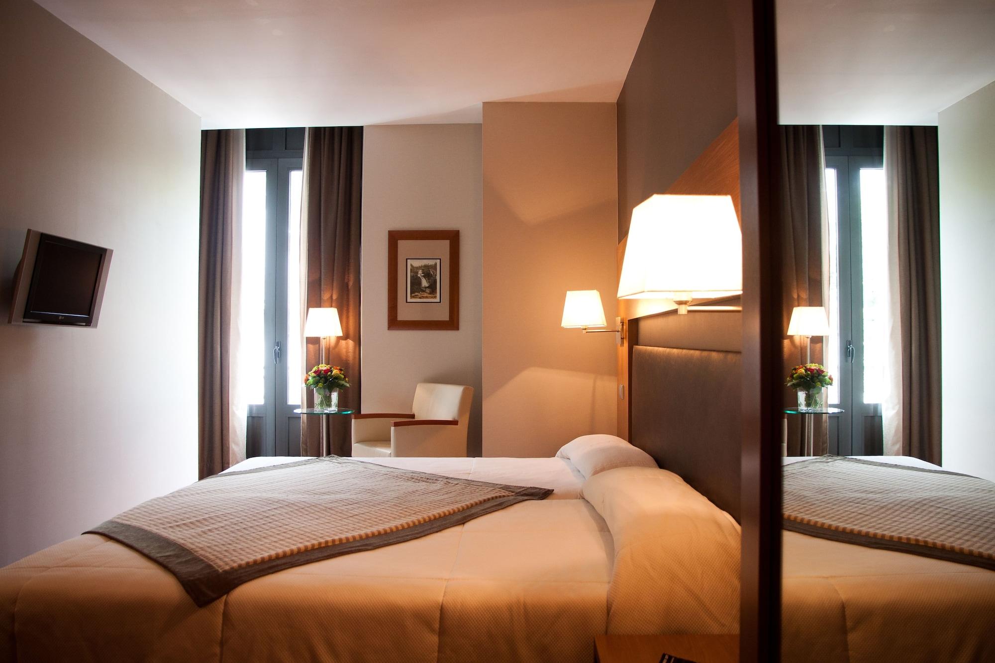 อัลติ โฮเต็ล Hotel Bagneres-de-Luchon ภายนอก รูปภาพ