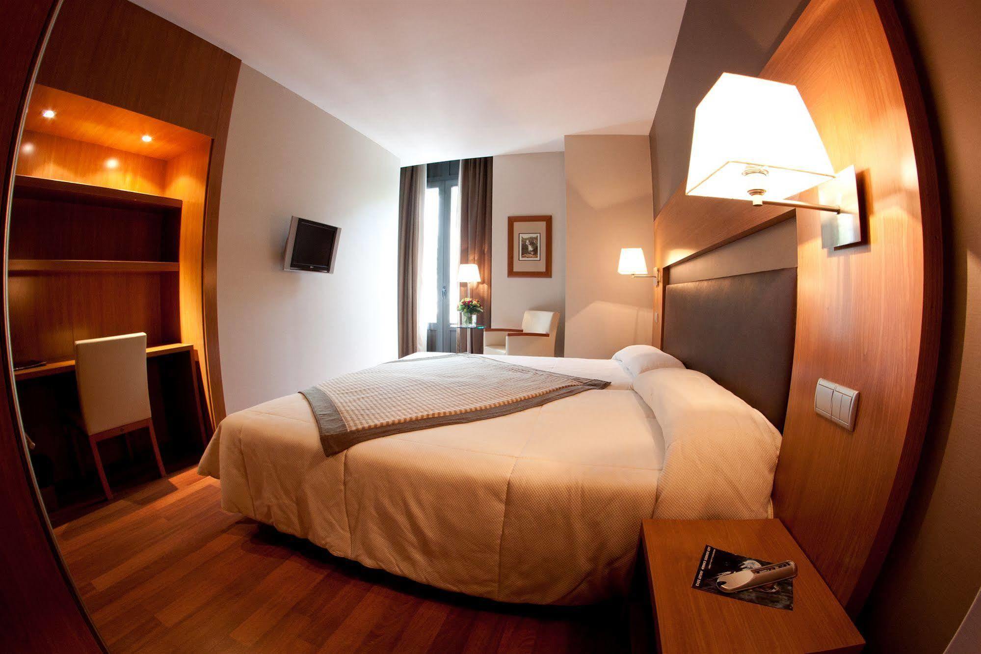 อัลติ โฮเต็ล Hotel Bagneres-de-Luchon ภายนอก รูปภาพ