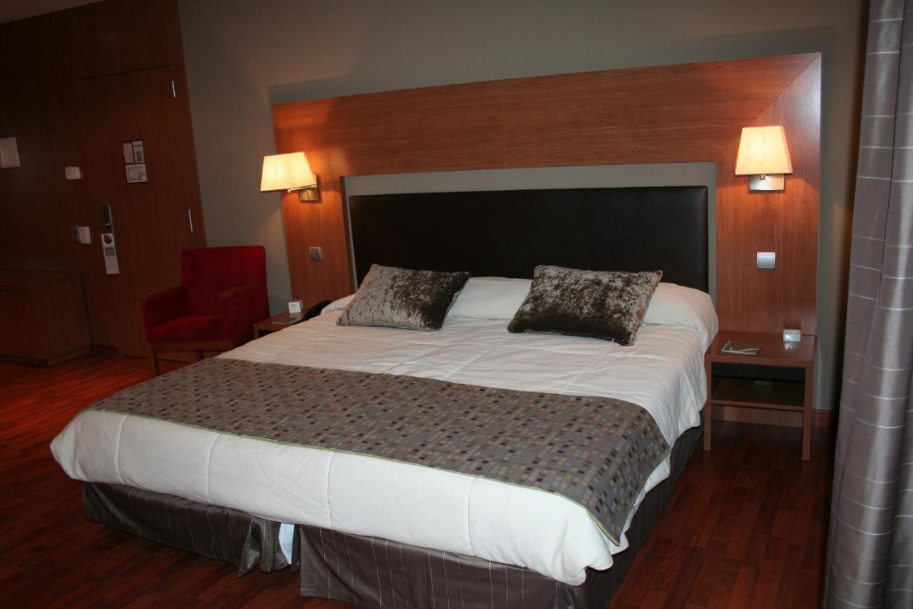 อัลติ โฮเต็ล Hotel Bagneres-de-Luchon ภายนอก รูปภาพ